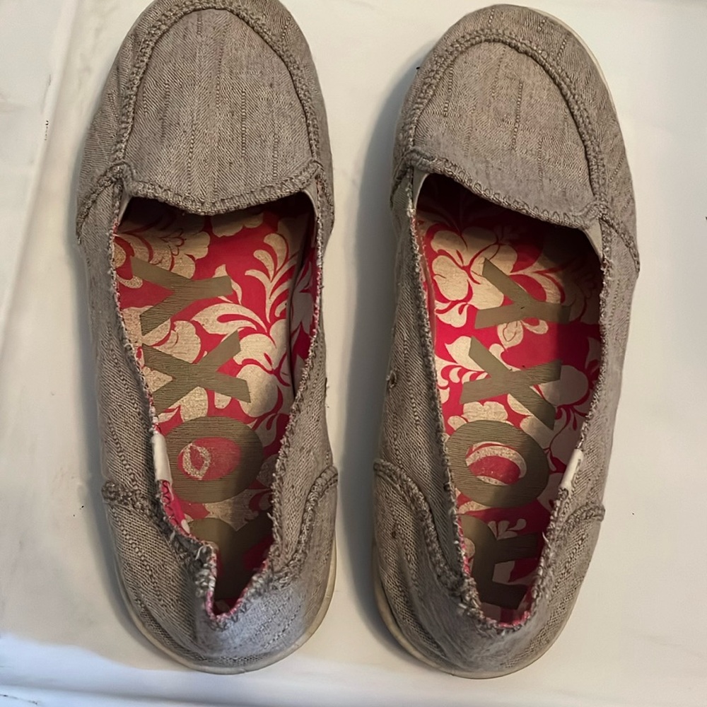 Roxy Balboa II Women's slip on shoes Beige /Khaki Size 9 Great used condition!!!